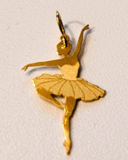Pendentif en or jaune 18 carats "Danseuse classique"