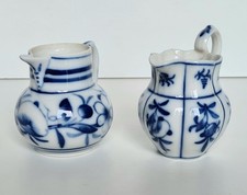 2 anciens petits pots en