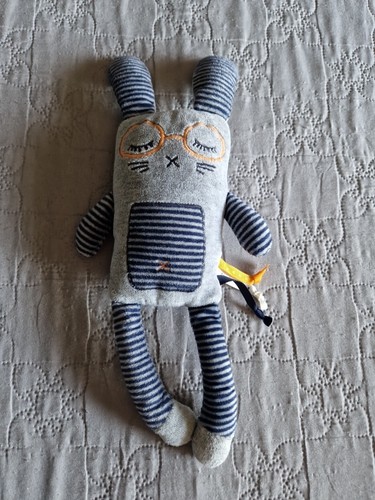 Doudou peluche lapin - , tape