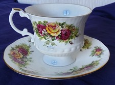 TASSE À THÉ ET SOUS TASSE EN