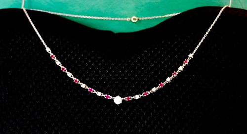 Superbe collier blanc - superbe,