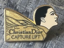PINS PIN’UP BADGE BROCHE