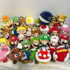 Lot de 26 peluches Super Mario en vente Goomba Bowser Princess Peach Toad etc.