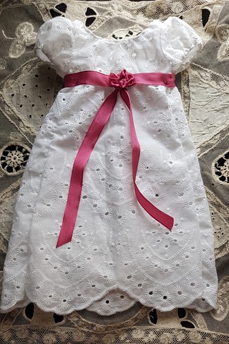 Jolie robe poupée - jolie,