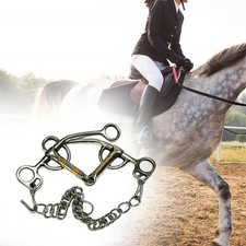 Équipement d'équitation avec mors pour la compétition sur piste et les
