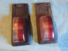 2 Feux de gabarit ML cristal/rouge avec supports -