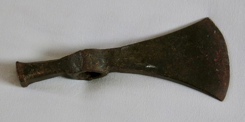 Hache fer forgé ancienne - hache,