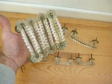 Lot 10 anciennes poignées de tiroir en verre moulé , meuble , mobilier ancien