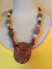 Très beau collier de pierre agate cornaline quartz avec cylindre en parfait état