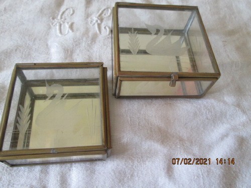 Deux boites bijoux vitrine - a,