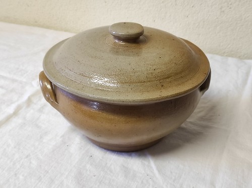 Ancienne soupière avec