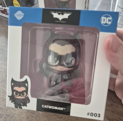 Hot toys cosbi 003 catwoman - cosbi,