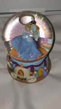 Snow Globe Snowdome Disney