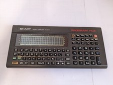 sharp PC E200 s'allume pocket