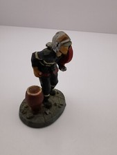 NEM FIGURINE DE 11 cm POMPIER