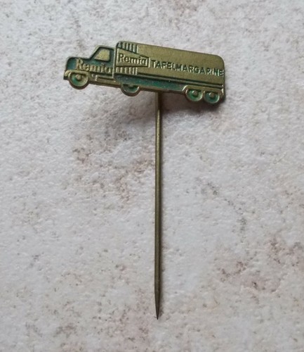 Badge vintage pins truck - badge,