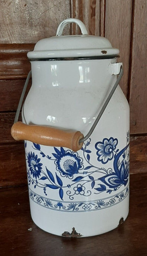 Ancien pot lait tôle - en,