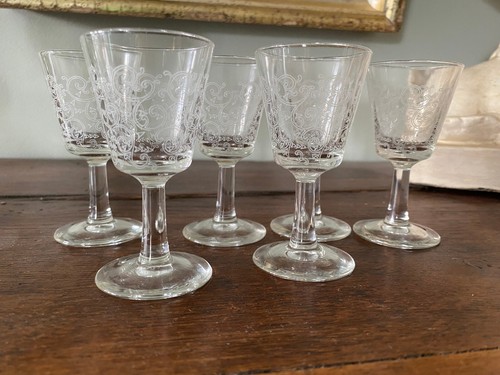 Petits verres anciens - 6,