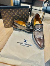 LOUIS VUITTON Mocassins