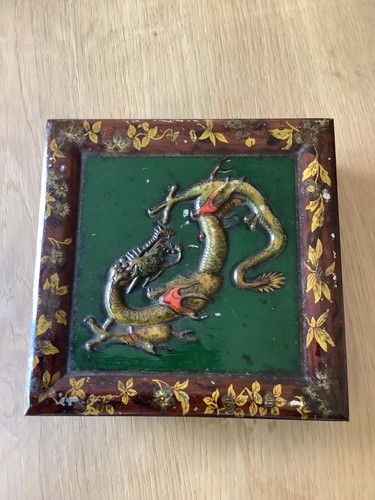 Ancienne tôle boite - , à
