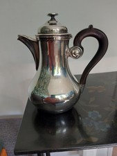 Verseuse egoïste, marabout en