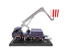 SAVIEM SG 4 R 35 ELEVATEUR A NACELLE EDF  - IXO / HACHETTE -  1/43