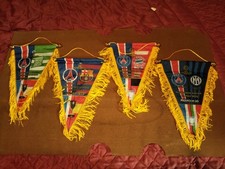 lot 4 fanions triangulaires