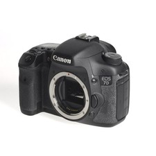 Canon EOS 7D env. 14 000