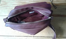 Petit sac a main femme, bandoulière de la marque Pimkie, violet