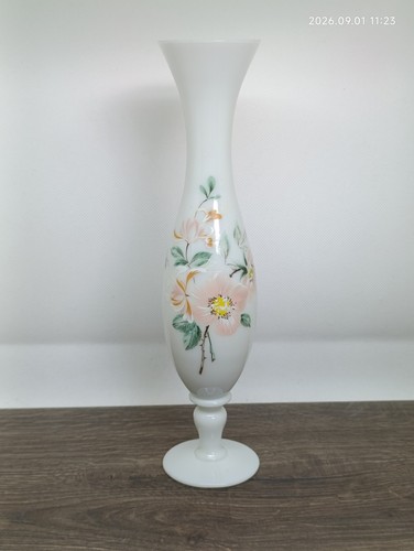 Vase opaline blanche à - blanche,