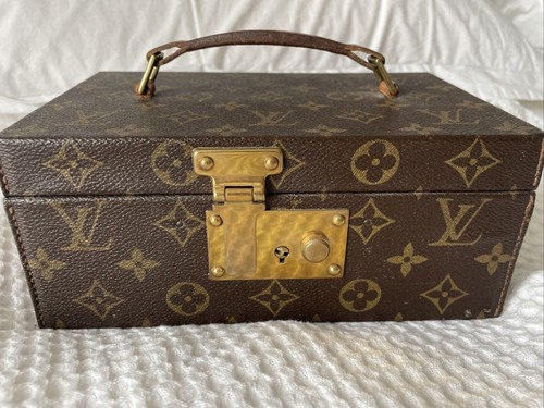 Boite tout monogram louis - "a, tout"