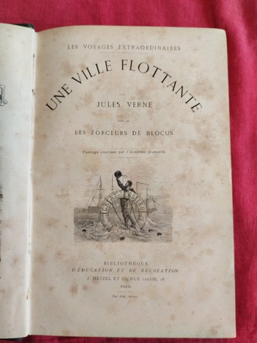 Une ville flottante les - une,