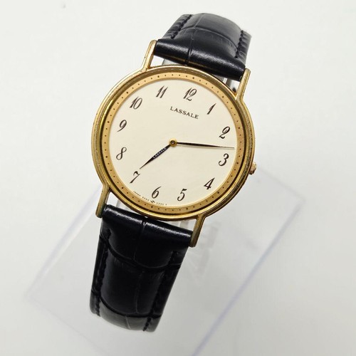 Montre habillée dorée