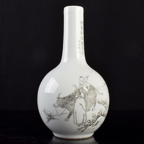 Vase col long motif - à,