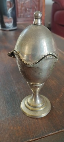 Coquetier réservoir ancien - , à