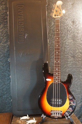 2001 ernie ball music man - ernie,