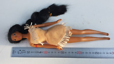 Ancienne poupée vintage Barbie POCAHOANTAS DISNEY 1966 CHINA. Haut 29 cm.