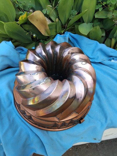 Ancien gros moule gâteau - ancien,