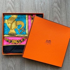 HERMES Silk Scarf Carre 90