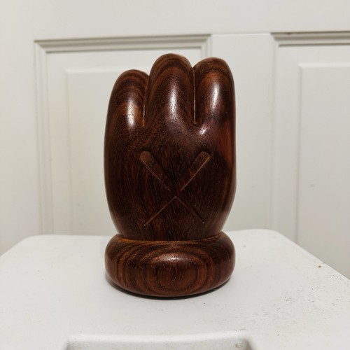 Kaws giswil more wooden - kaws,