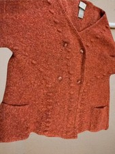 Lilith...Superbe Gilet en 80% Mérinos,  double boutonnage, boulettes décoratif?