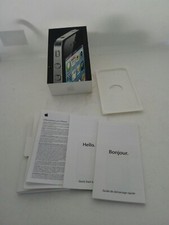 Boîte vide avec cales et