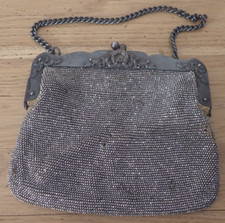 Ancien Sac de bal / Aumônière / Minaudière en métal avec doublure et décor.