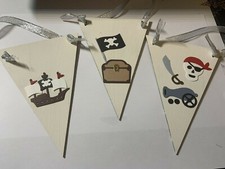 Lot 3 Cintres en Bois Thème Pirate Fanion Drapeau 3D Personnalisé Crâne Crossbone 