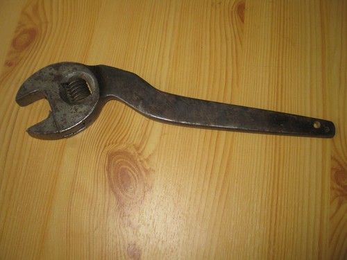 Outil ancien clé molette - outil,