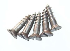 Cinq anciennes vis bois en