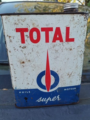Bidon huile ancien - bidon, total.