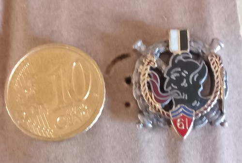 Insigne boutonnière - boutonnière, 61