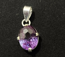 Pendentif coupe ovale