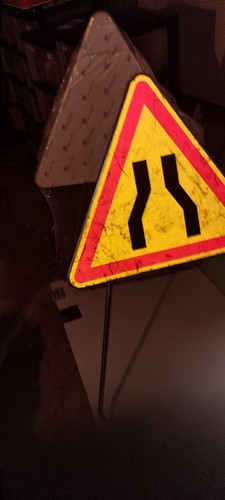 Panneau signalisation de - de,